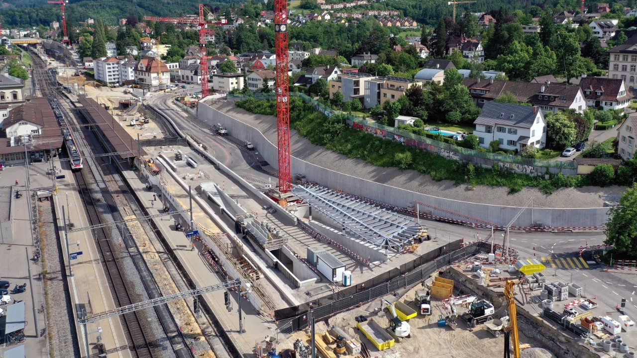 Das Foto vom Juni 2021 zeigt den Bau der neuen Personenunterführung Sichtern in Richtung Olten gesehen.