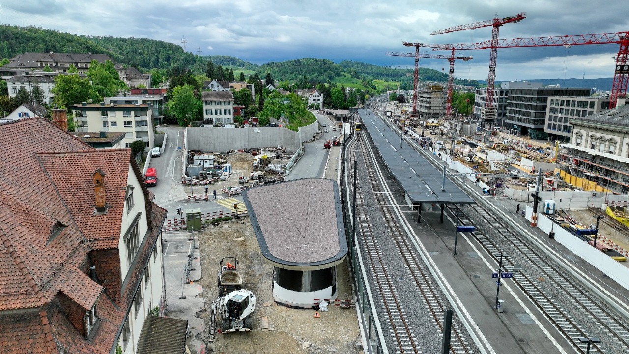 Das Foto vom Mai 2023 zeigt die Arbeiten im Bereich des Bahnhofs Liestal in Richtung Basel gesehen.