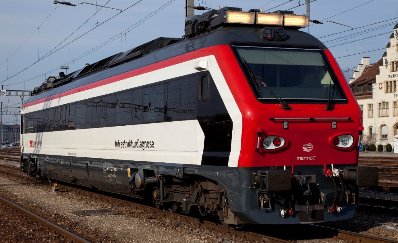 Das Messfahrzeug ist eines von verschiedenen modernen Mess- und Diagnosefahrzeug zur Prüfung der Bahninfrastruktur. 