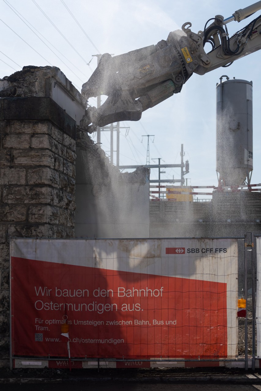 Abbrucharbeiten an der Unterführung Bernstrasse.