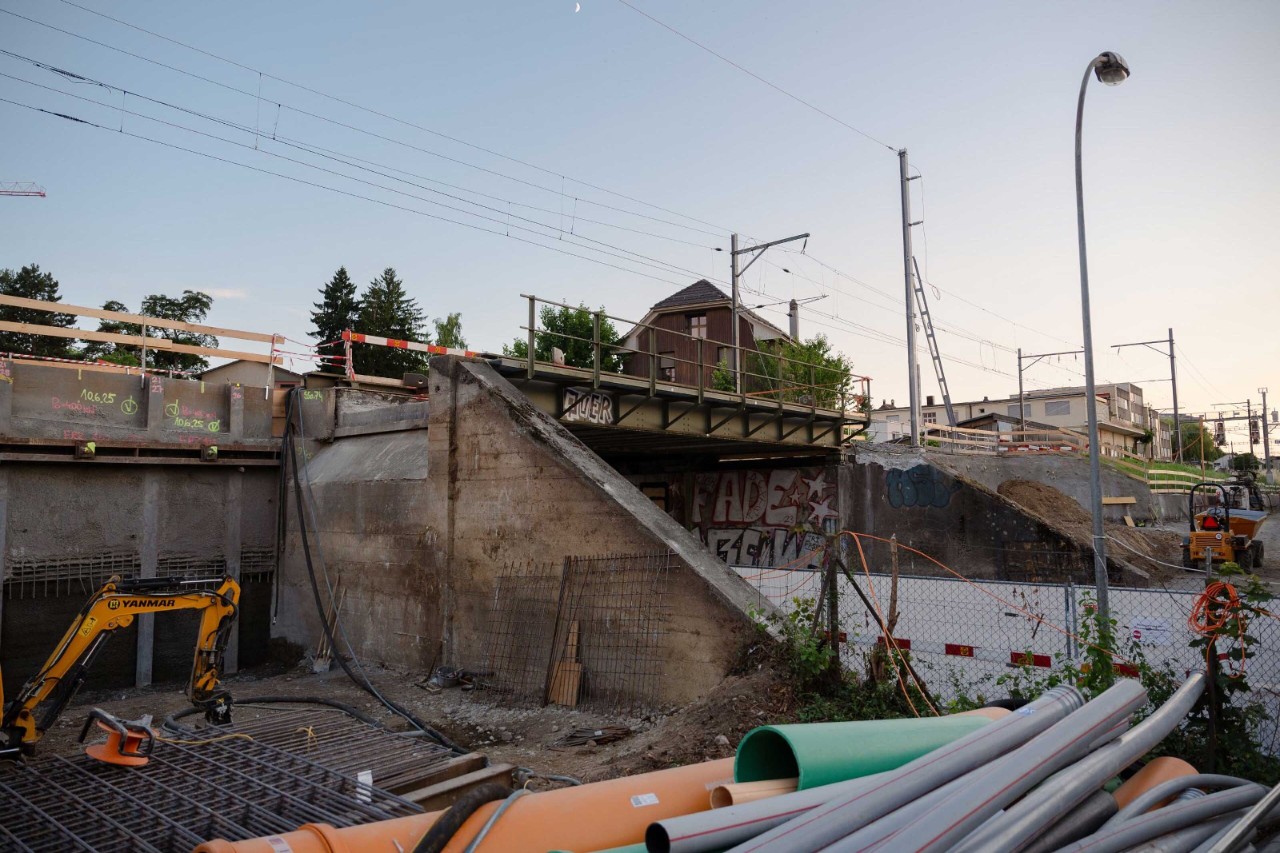 Nordseite der Strassenunterführung Stöckacker, kurz bevor die Brücke abgebaut wird.