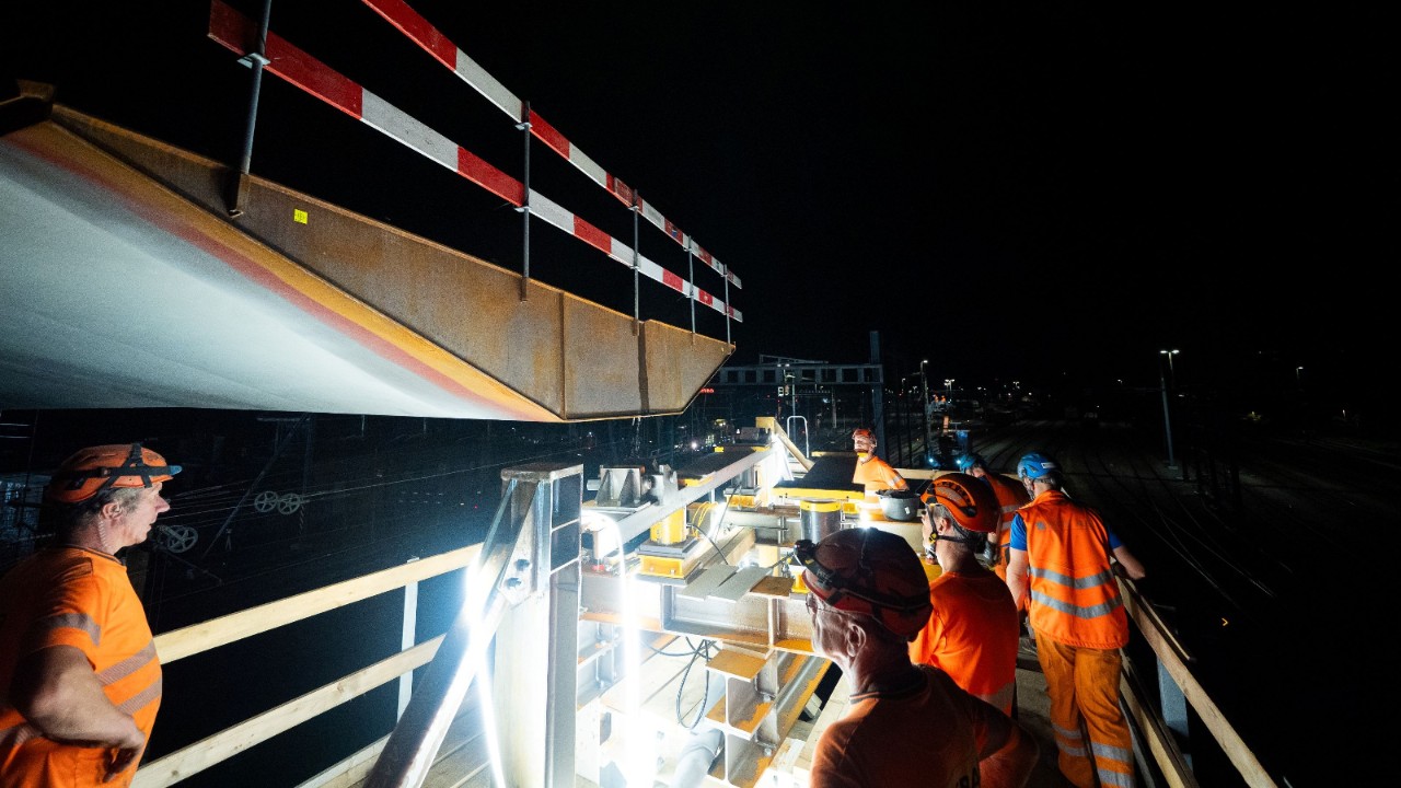 Auf dieser Plattform wird die Passerelle nach der zweiten Einschubetappe temporär abgestützt.
