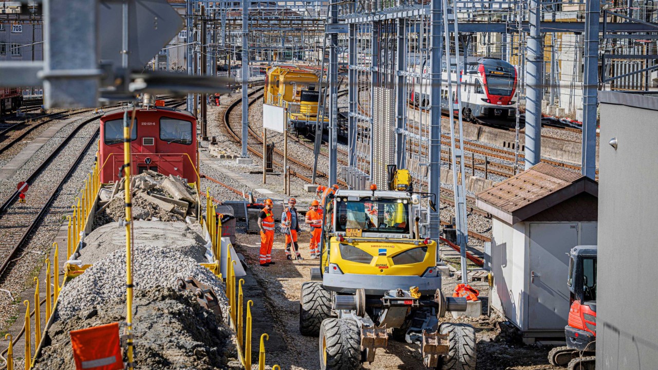 Les travaux de voies sur la tête Est de la Gare de Lausanne, pour préparer à la future géométrie de la gare.