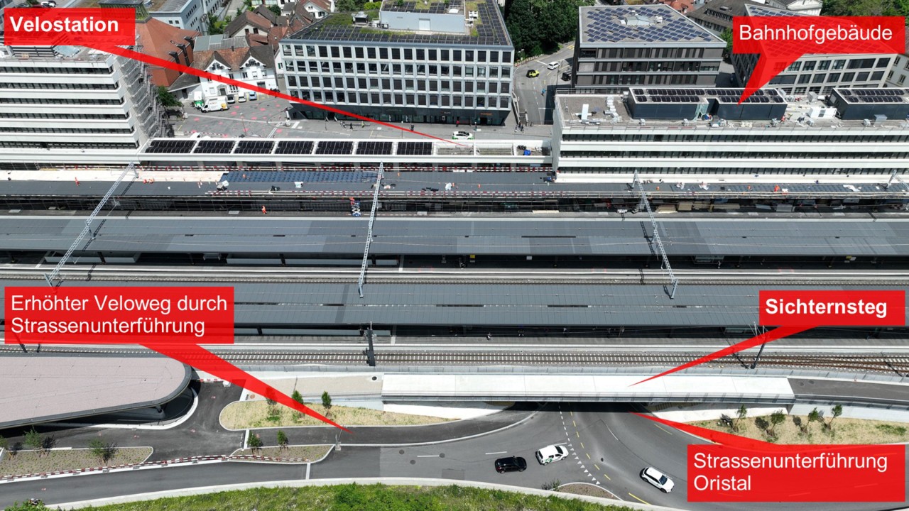 Das Foto vom 4. Juni 2024 zeigt die Strassenunterführung Oristal in Richtung Stedtli gesehen. Via dem erhöhten Veloweg, welcher künftig durch die Unterführung führt, hat man direkten Zugang zur Velostation.