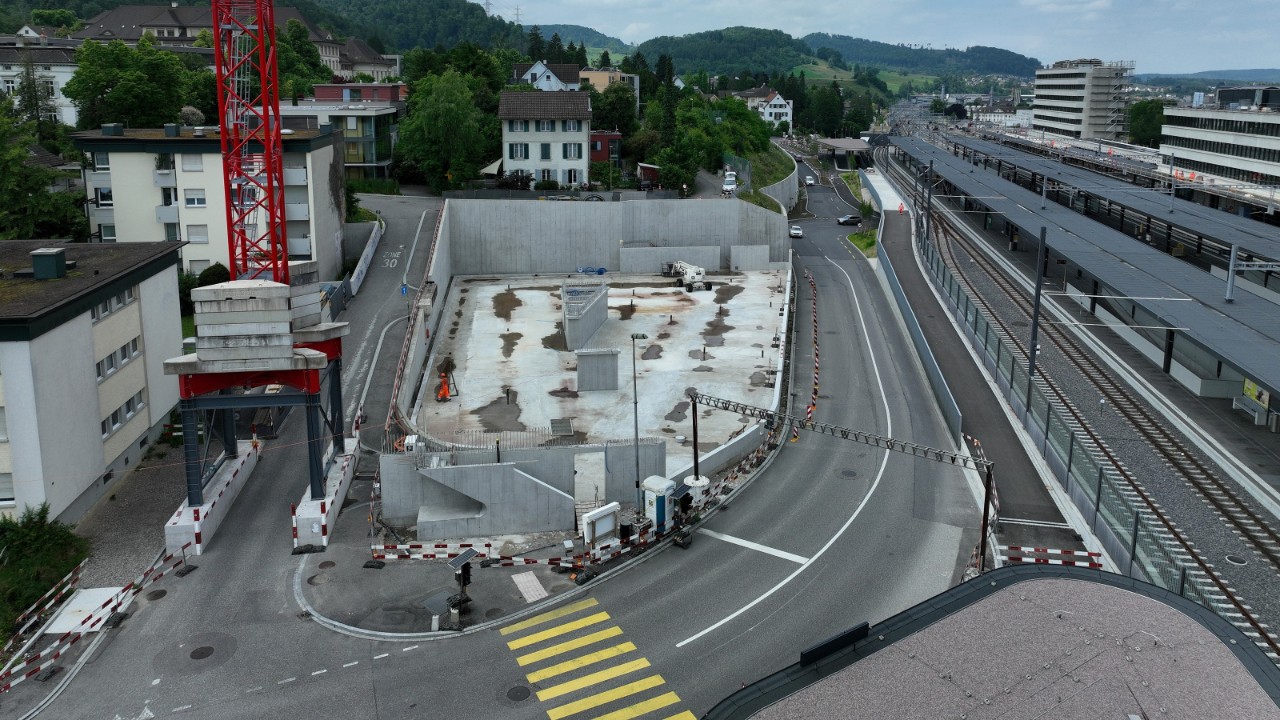 Das Foto von Anfang Juni 2024 zeigt die Bauarbeiten für das das P+Rail-Parkhaus Tiergartenstrasse.