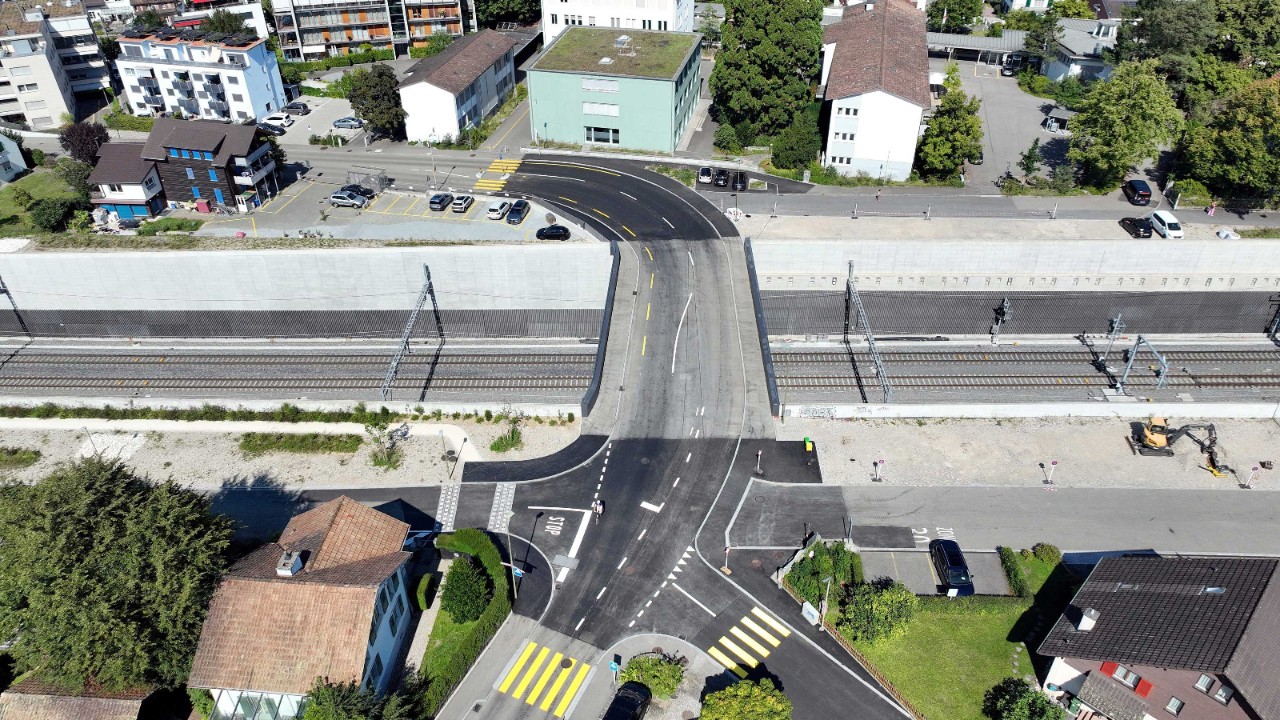 Das Foto von Ende August 2025 zeigt die neue Seltisbergerbrücke Richtung Norden gesehen.