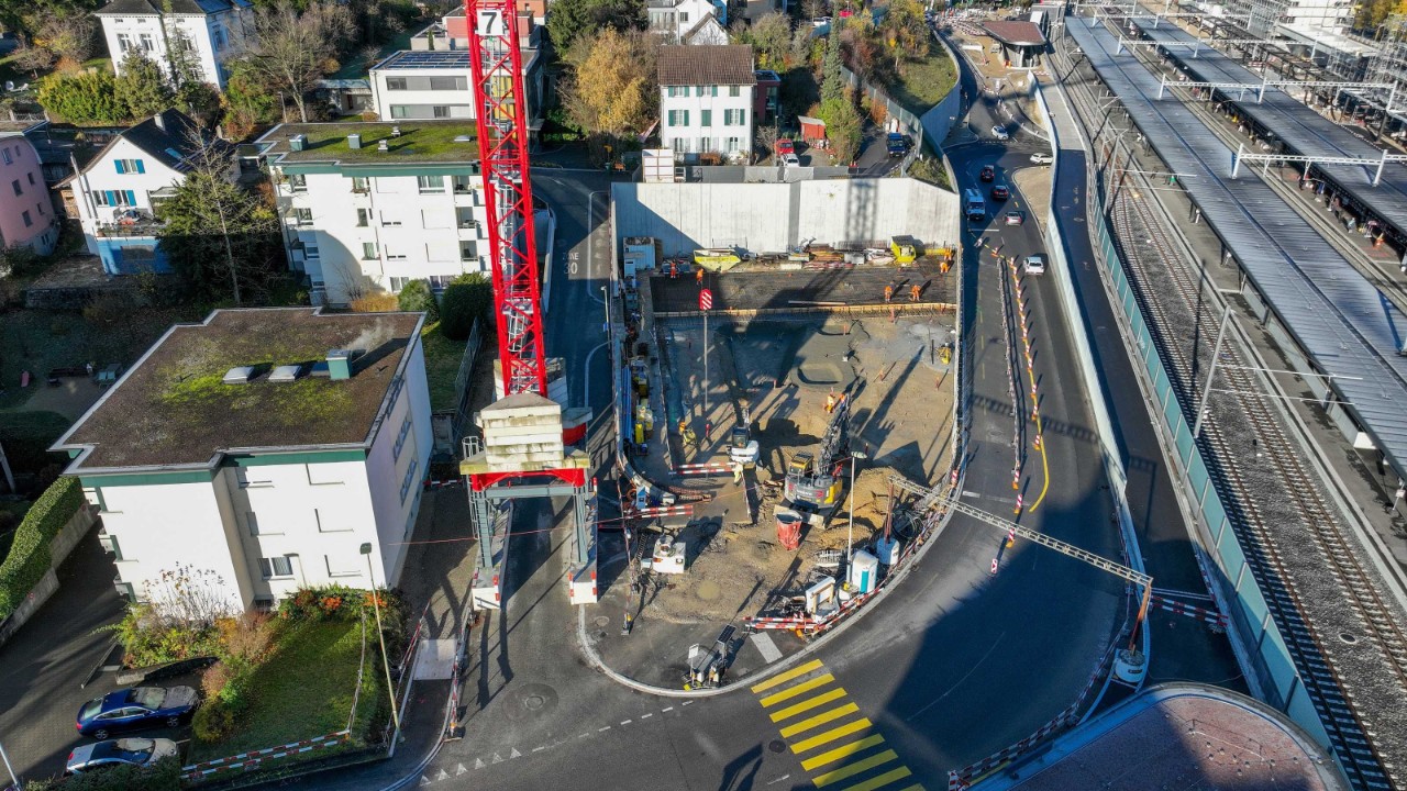 Das Foto von Ende November 2023 zeigt die Bauarbeiten für das das P+Rail-Parkhaus Tiergartenstrasse.