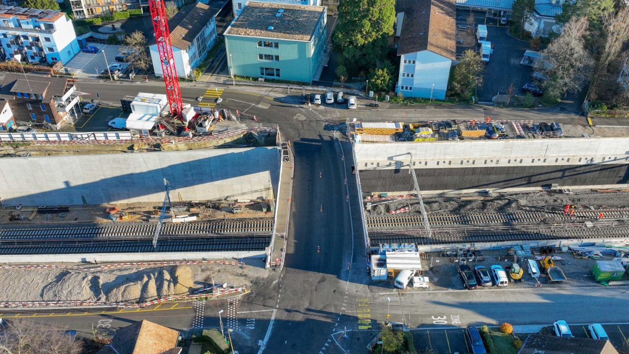Das Foto von Ende November 2023 zeigt die neue Seltisbergerbrücke Richtung Norden gesehen.