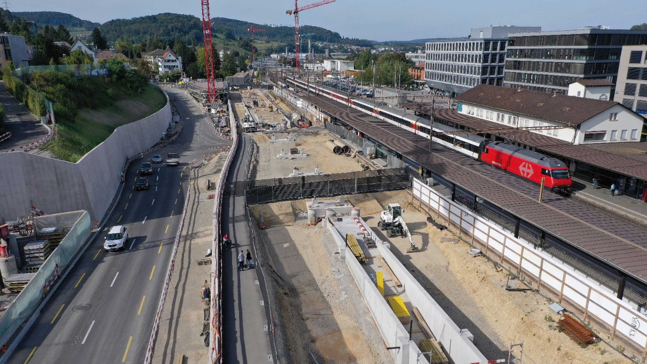 Das Foto vom Oktober 2021 zeigt die Oristalstrasse in Richtung Basel gesehen.