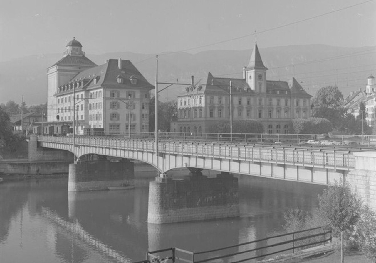 Historisches Foto der bestehenden Brücke.