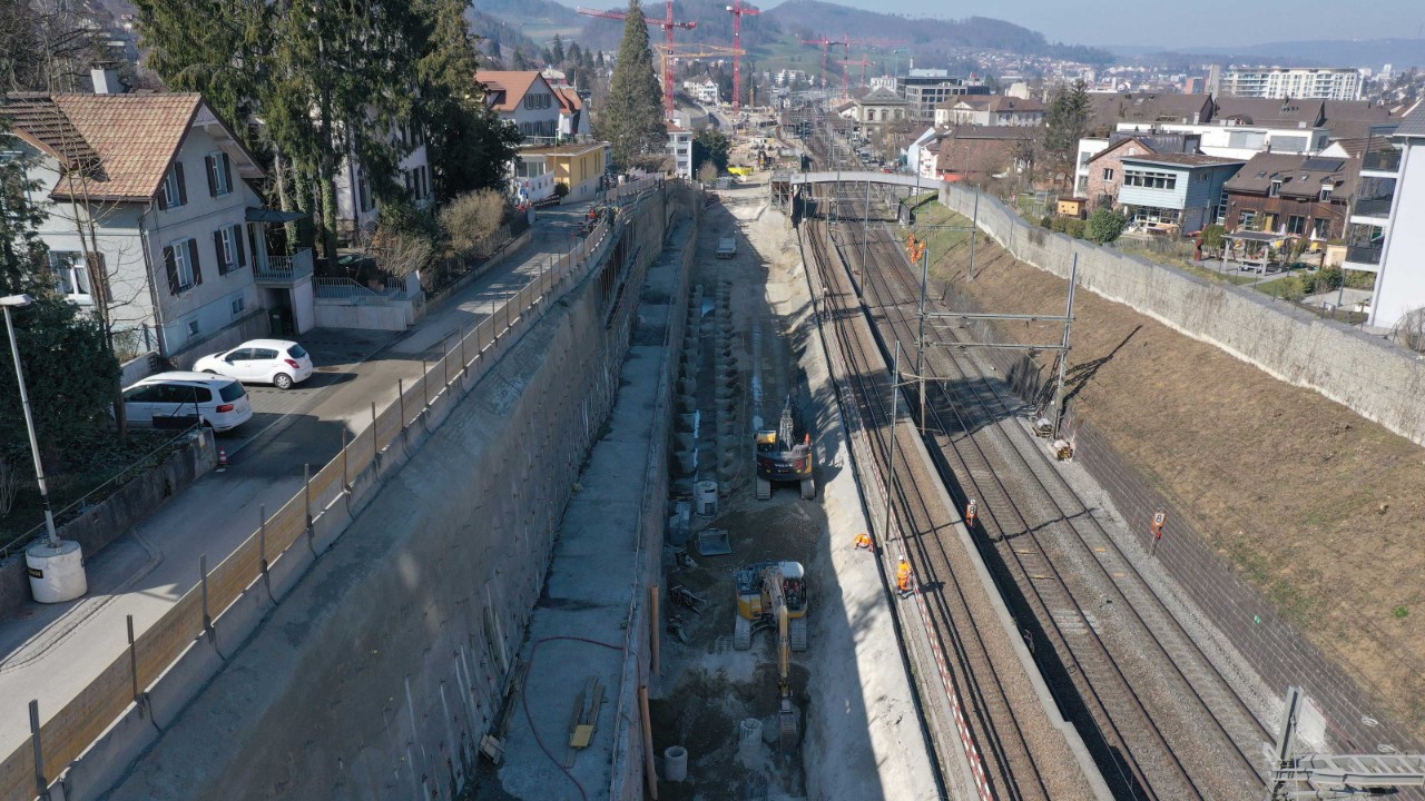 Das Foto vom 2. März 2021 zeigt die Arbeiten im Bereich Burggraben Südwest von der Seite Olten Richtung Basel gesehen.