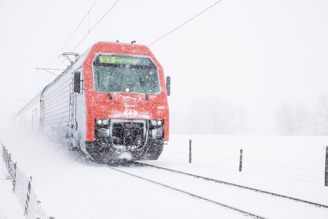 Quando fa molto freddo può verificarsi la formazione di ghiaccio sui treni.  