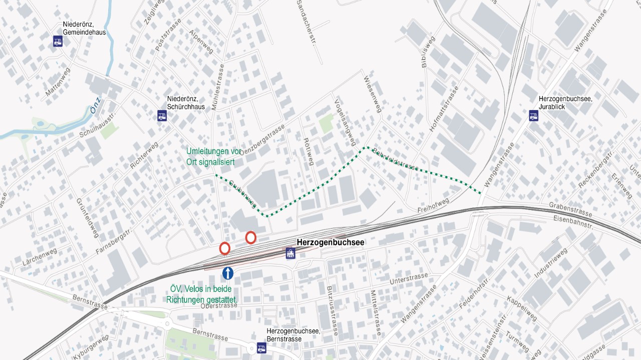 Die Grafik zeigt den Bahnhof Herzogenbuchsee, die gesperrte Strassenunterführung Lorrainestrasse und die örtlich signalisierte Umleitung im vereinfachten Überblick.